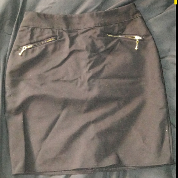 H&M Dresses & Skirts - Womens h&m skirt size 2